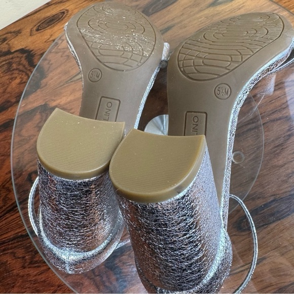 Bandolino Armory Sandal in silver - Picture 13 of 14